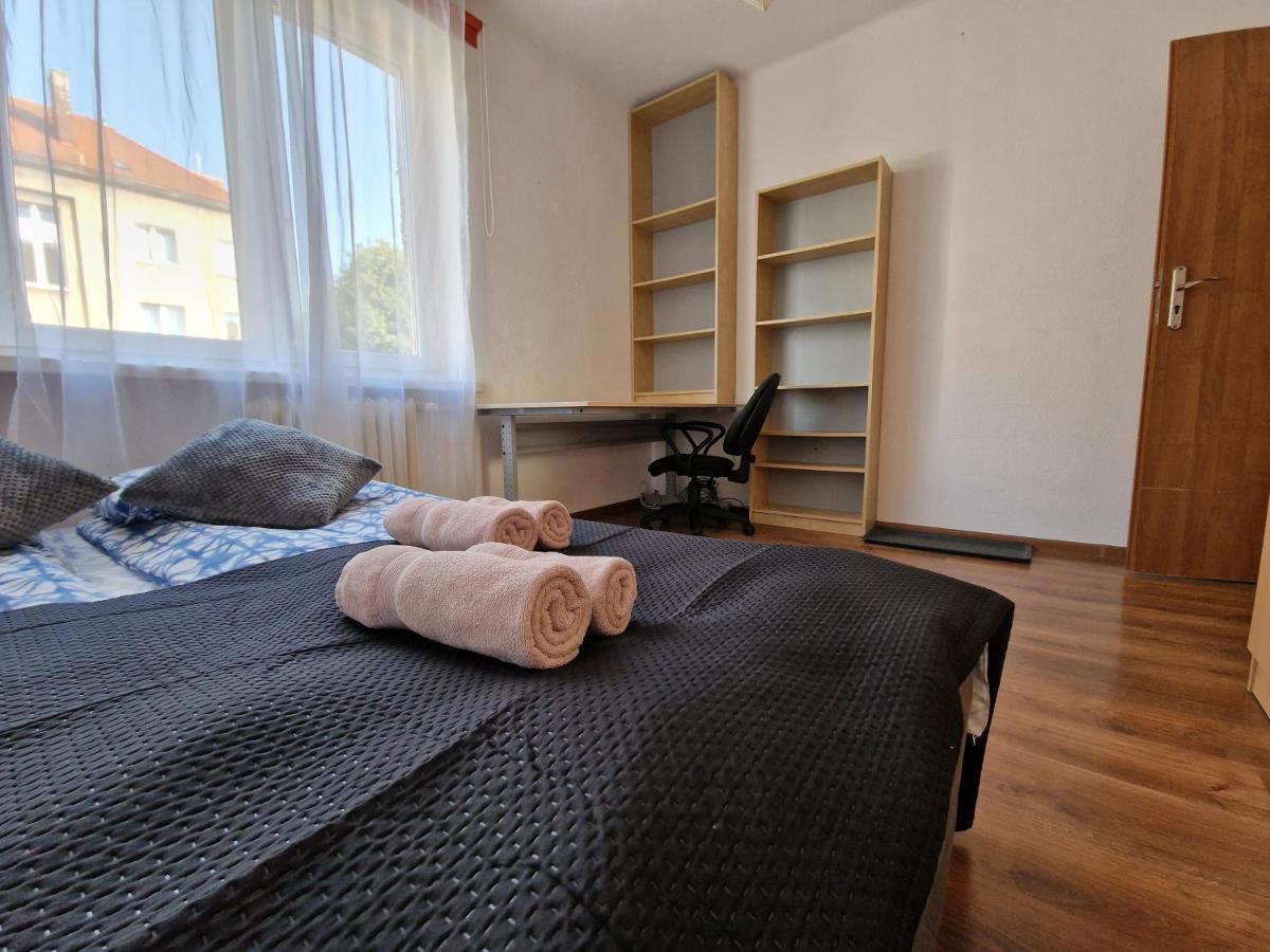 R Mieszkanie Cale Albo Pokoj Bllisko Wszystko Apartamento Gdańsk Exterior foto