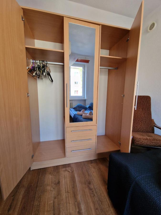 R Mieszkanie Cale Albo Pokoj Bllisko Wszystko Apartamento Gdańsk Exterior foto